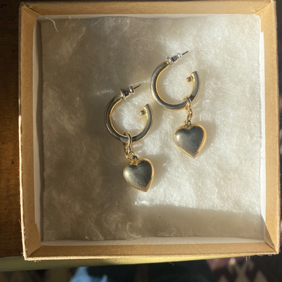 Cute Gold Heart Earrings - Picture 3 of 3